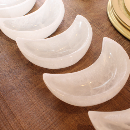 Moon in Selenite - Cosmic Home